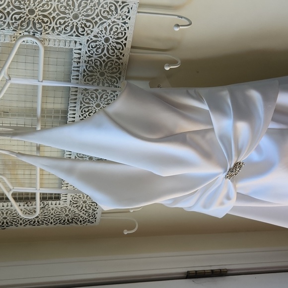 Jessica McClintock White Formal Halter Dress Wedding - Picture 3 of 13